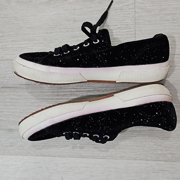 Superga Woman's Round Toe Sneaker Shoes Size 6 - Picture 5 of 10